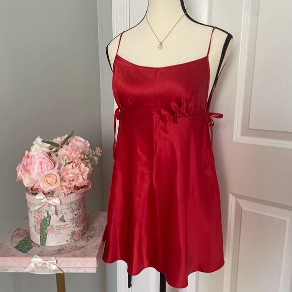 Victorias Secret Y2K 90s Coquette NWT 100 precent silk Babydoll Bow slip dress M